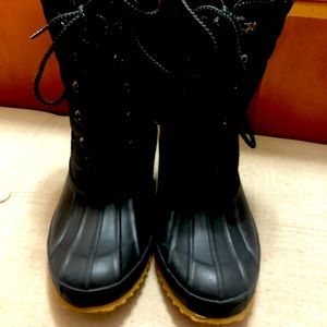 SNOW BOITS LADIES NEW worn only 1 time